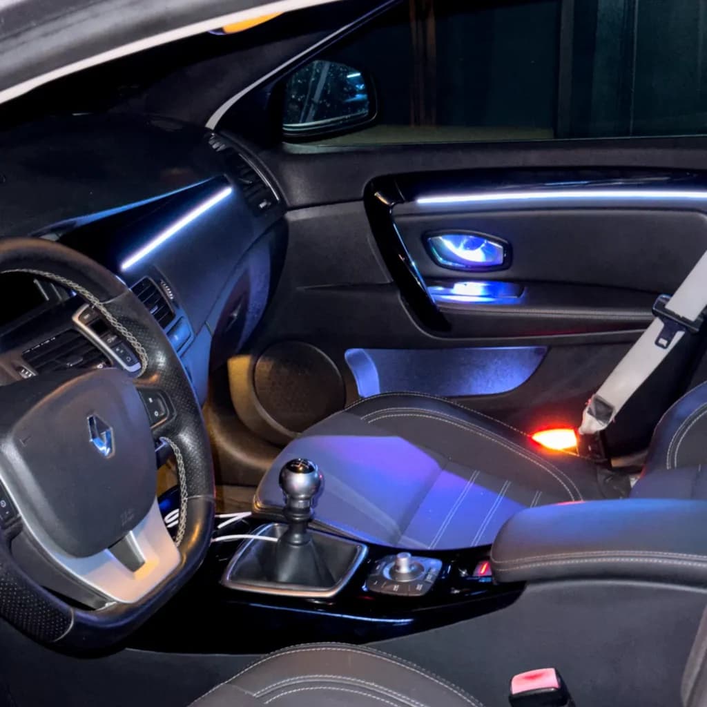 Lumini ambientale auto personalizate