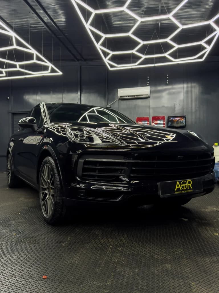 Polish auto și protecție ceramică pentru luciu intens
